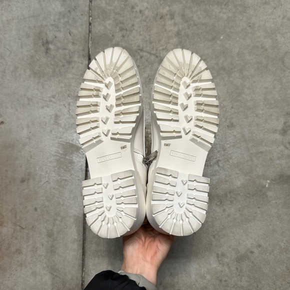 NEW VINCE CAMUTO FAWDRY COMBAT BUCKLE BOOTS BOOTIES COCONUT CREAM - Picture 9 of 9